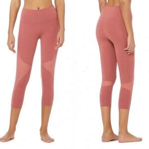 Alo Yoga High Waist Coast Capri - Nectar